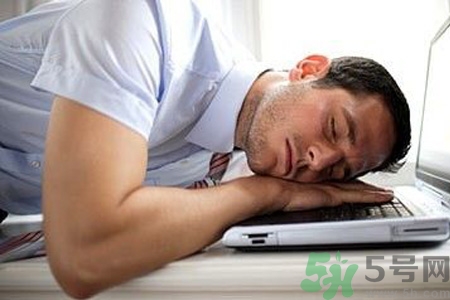 吃完午飯睡覺會胖嗎？吃完飯就睡覺好嗎？