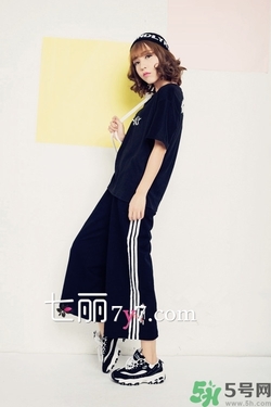 闊腿褲配什么鞋子好看？穿闊腿褲配什么鞋子？