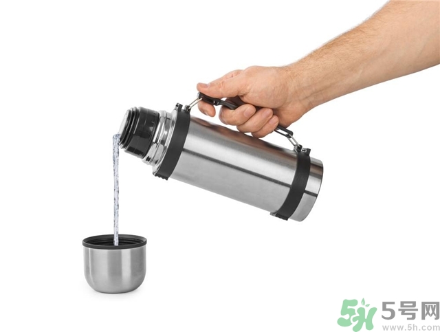 喝溫開(kāi)水可以減肥嗎？喝溫開(kāi)水有什么好處？