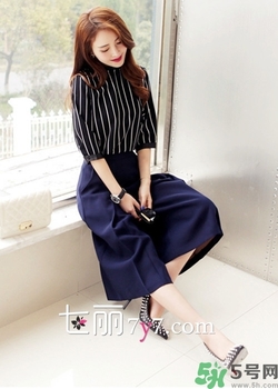 闊腿褲配什么鞋子好看？穿闊腿褲配什么鞋子？