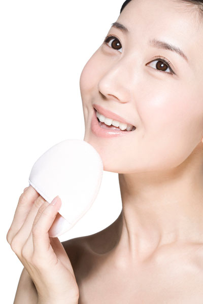 粉底液和氣墊BB霜有區(qū)別嗎？粉底液和氣墊BB霜哪個(gè)更好用？