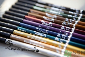 solone眼線筆怎么削？怎么推出來？