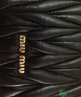 miumiu包真假辨別 miumiu包真假辨別圖解 miumiu包真假辨別 miumiu包真假辨別圖解