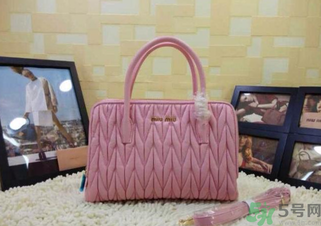 miumiu包真假辨別 miumiu包真假辨別圖解 miumiu包真假辨別 miumiu包真假辨別圖解