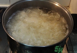 銀耳用什么鍋煮最好?煮銀耳要用什么鍋好? 銀耳用什么鍋煮最好?煮銀耳要用什么鍋好?