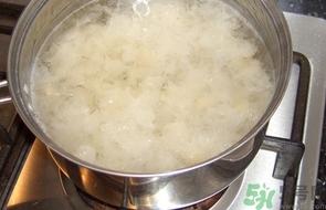 銀耳用什么鍋煮最好?煮銀耳要用什么鍋好? 銀耳用什么鍋煮最好?煮銀耳要用什么鍋好?