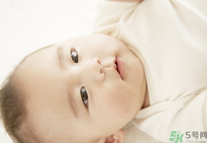 寶寶鼻子有鼻涕出不來怎么辦？寶寶鼻涕清理方法