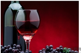 酒精中毒的早期癥狀有哪些？酒精中毒的癥狀有哪些？