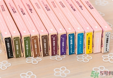 solone眼線筆怎么削？怎么推出來？