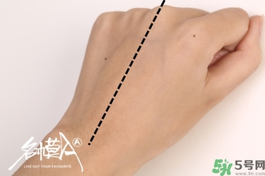 the saem得鮮散粉怎么用？得鮮薄荷散粉使用方法