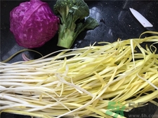 韭黃的營(yíng)養(yǎng)價(jià)值 韭黃的功效與作用 韭黃的營(yíng)養(yǎng)價(jià)值 韭黃的功效與作用