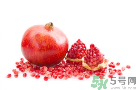 石榴的營養(yǎng)價值 石榴的功效與作用 石榴的營養(yǎng)價值 石榴的功效與作用