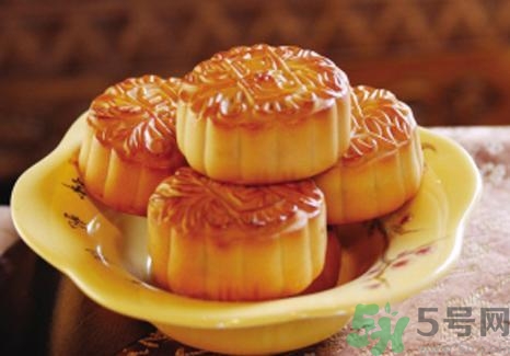 螃蟹和月餅能一起吃嗎?螃蟹和月餅一起吹中毒嗎 螃蟹和月餅能一起吃嗎?螃蟹和月餅一起吹中毒嗎