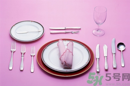 開水燙餐具能消毒嗎？高溫能消毒餐具嗎？