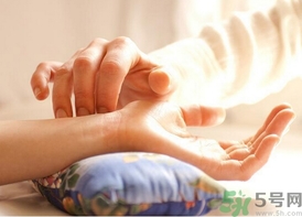 白帶紅褐色怎么回事?白帶紅褐色吃什么藥? 白帶紅褐色怎么回事?白帶紅褐色吃什么藥?