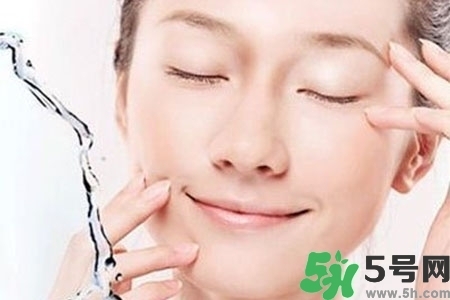 補(bǔ)水面膜怎么選擇？補(bǔ)水的面膜可以天天敷嗎？