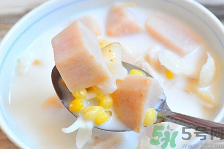 吃芋頭可以喝牛奶嗎？吃芋頭喝牛?奶有什么好處？