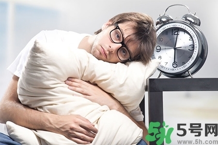 下午犯困怎么辦？犯困按摩什么穴位效果最快？