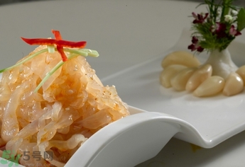 海蜇是葷菜還是素菜？海蜇是動物還是植物？