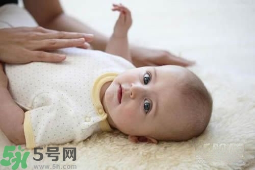 積食發(fā)燒怎么推拿？積食發(fā)燒推拿手法圖解