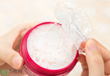 資生堂護(hù)手霜怎么樣？資生堂護(hù)手霜100g紅罐好用嗎？