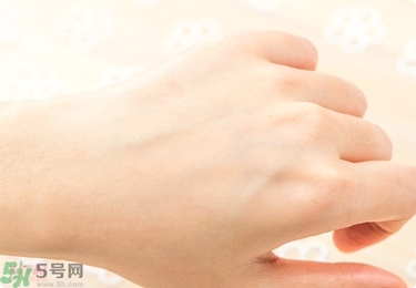 資生堂護(hù)手霜怎么樣？資生堂護(hù)手霜100g紅罐好用嗎？