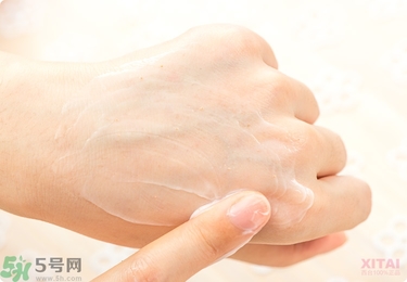 資生堂護(hù)手霜怎么樣？資生堂護(hù)手霜100g紅罐好用嗎？