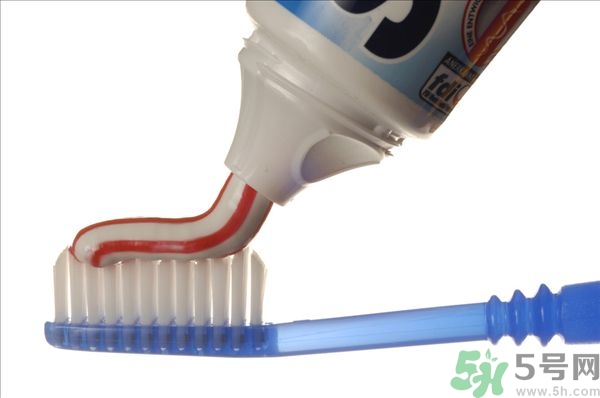 牙菌斑如何去除？牙菌斑怎么形成的？