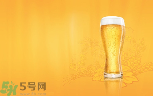 白酒和啤酒哪個更容易發(fā)胖?白酒和啤酒哪個熱量高 白酒和啤酒哪個更容易發(fā)胖?白酒和啤酒哪個熱量高