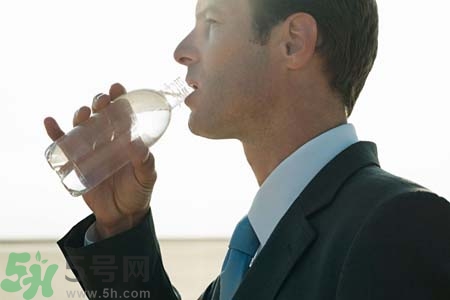 喝水能預防心血管疾病嗎？什么時候喝水對身體最好？