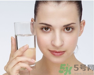 秋季補水效果好的護膚品有哪些？秋季補水的重要性