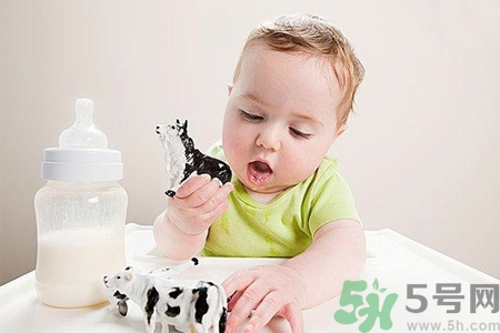 母乳不足的原因是什么？母乳不足怎么辦？