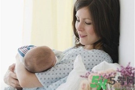 怎樣科學(xué)坐月子？坐月子是選擇傳統(tǒng)式還是科學(xué)式？