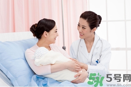 怎樣科學(xué)坐月子？坐月子是選擇傳統(tǒng)式還是科學(xué)式？