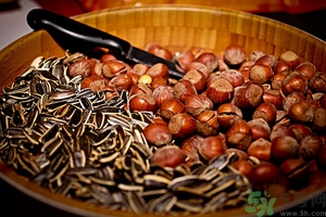 板栗能和啤酒一起吃嗎？吃板栗能喝酒嗎？