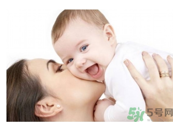 新生兒多久可以剪頭發(fā)？新生兒可以剪頭發(fā)嗎？