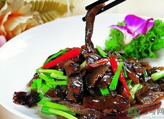 海參價(jià)格多少錢一斤？海參怎么泡發(fā)最好？