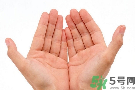 手干裂可以用蘆薈膠嗎？手干裂怎么辦？