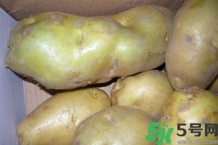 土豆發(fā)綠還能吃嗎？土豆發(fā)綠皮削皮后能吃嗎？