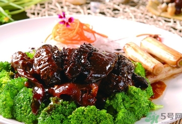 海參可以和葡萄一起吃嗎？吃完海參可以吃葡萄嗎？