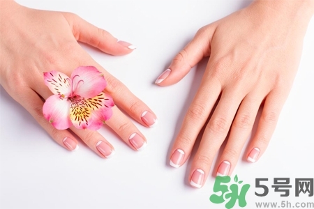 手干裂起皮怎么回事？手干裂起皮怎么辦？