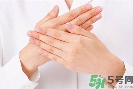 手干裂起皮怎么回事？手干裂起皮怎么辦？