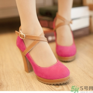 十月份穿什么鞋子？10月鞋子搭配