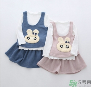 十月份出生的寶寶穿什么衣服？十月份出生的寶寶穿衣注意事項(xiàng)