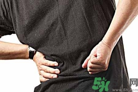 僵直性脊椎炎的癥狀有哪些？怎樣預(yù)防僵直性脊椎炎？