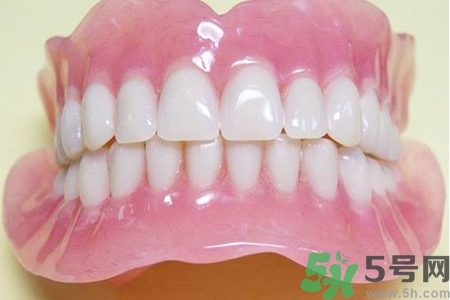 假牙可以用牙刷嗎？假牙用什么牙刷好？