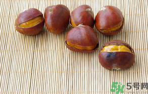 吃炒板栗有什么好處 炒板栗的功效與作用 吃炒板栗有什么好處 炒板栗的功效與作用