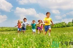 如何讓孩子不哭？孩子不哭正常嗎？