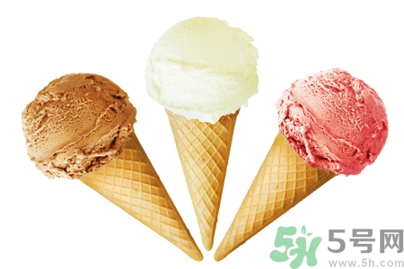 吃冰可以治療感冒嗎？喉嚨痛可以吃冰淇淋嗎？