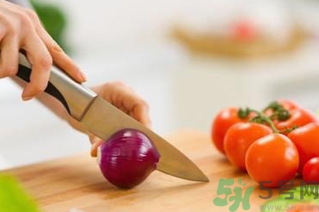 洋蔥能防癌嗎？白洋蔥和紫洋蔥的區(qū)別是什么？